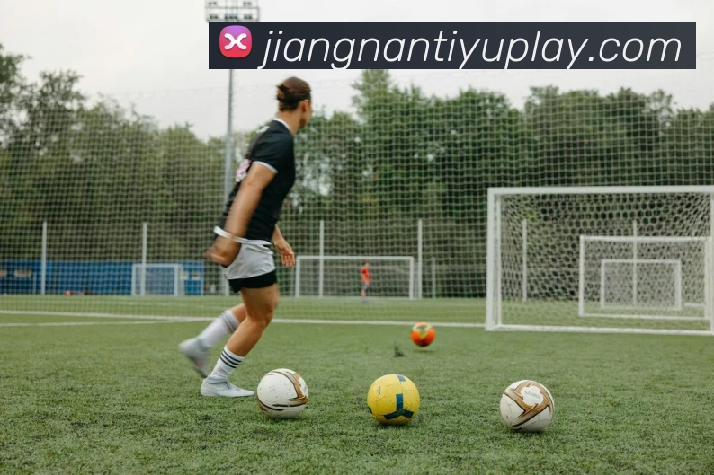 小卡明日评估投篮训练状态后将决定是否出战活塞比赛